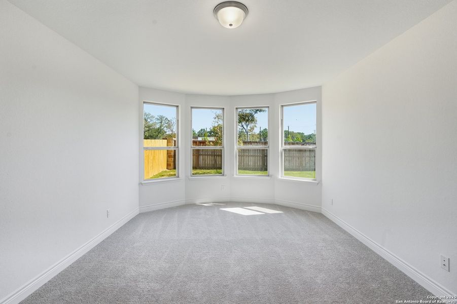 Spacious, unfurnished interior of a new home in Davis Ranch, San Antonio (Image 19).