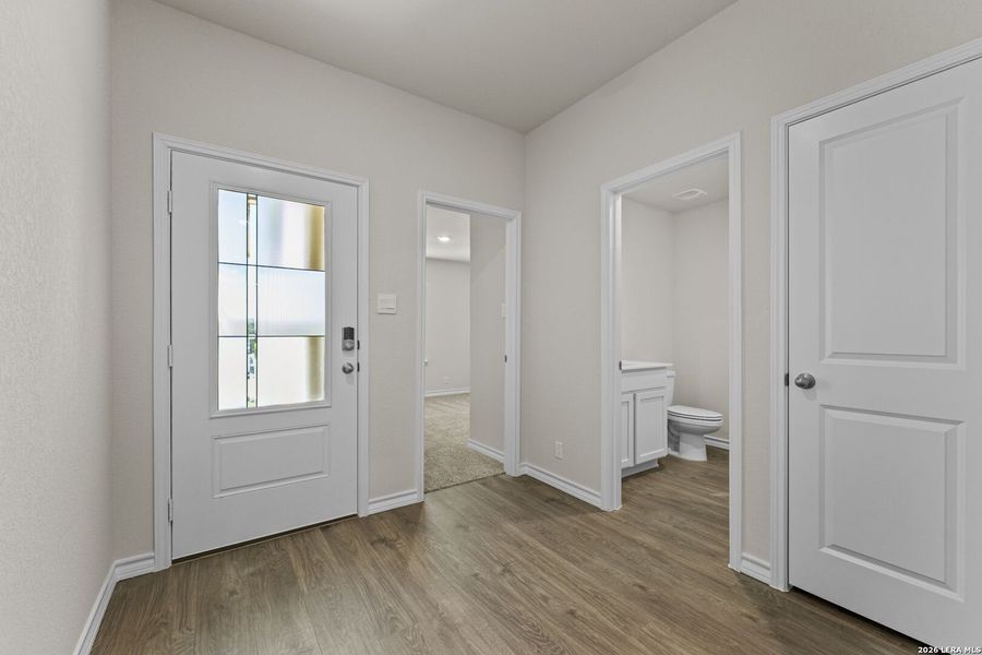 Spacious, unfurnished interior of a new home in Brookstone Creek, San Antonio (Image 19).