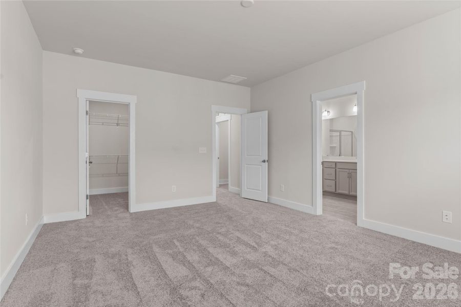 Spacious, unfurnished interior of a new home in Sierra Ridge, Gastonia (Image 18).