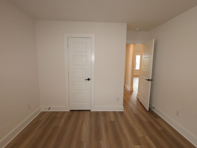 Spacious, unfurnished interior of a new home in Lago Mar, Santa Fe (Image 24).