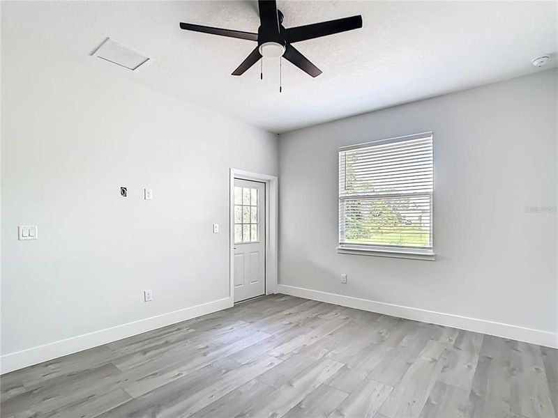 Spacious, unfurnished interior of a new home in , Ocala (Image 17).