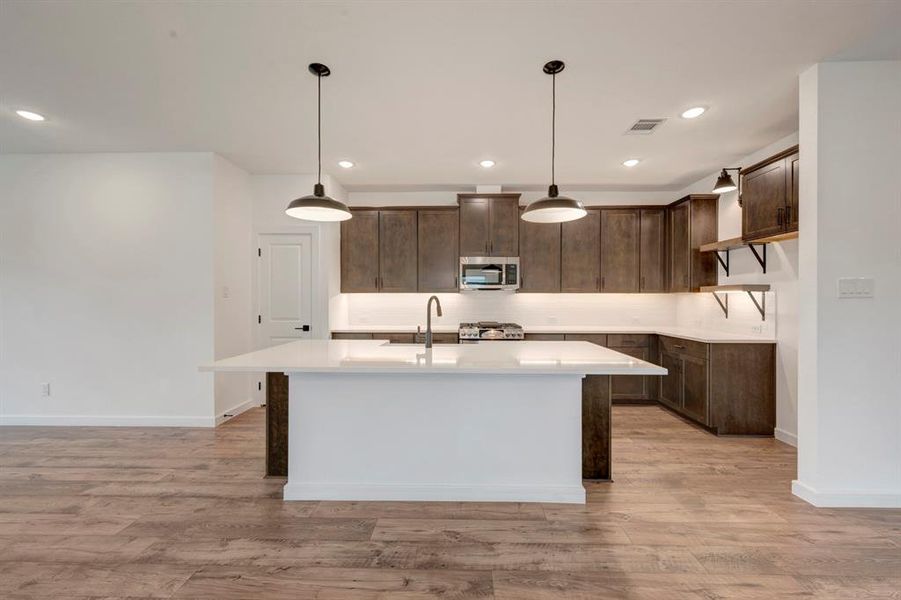Furnished interior view inside a new home in Rolling Ridge, Van Alstyne (Image 9). Furnished interior view inside a new home in Rolling Ridge, Van Alstyne (Image 9).