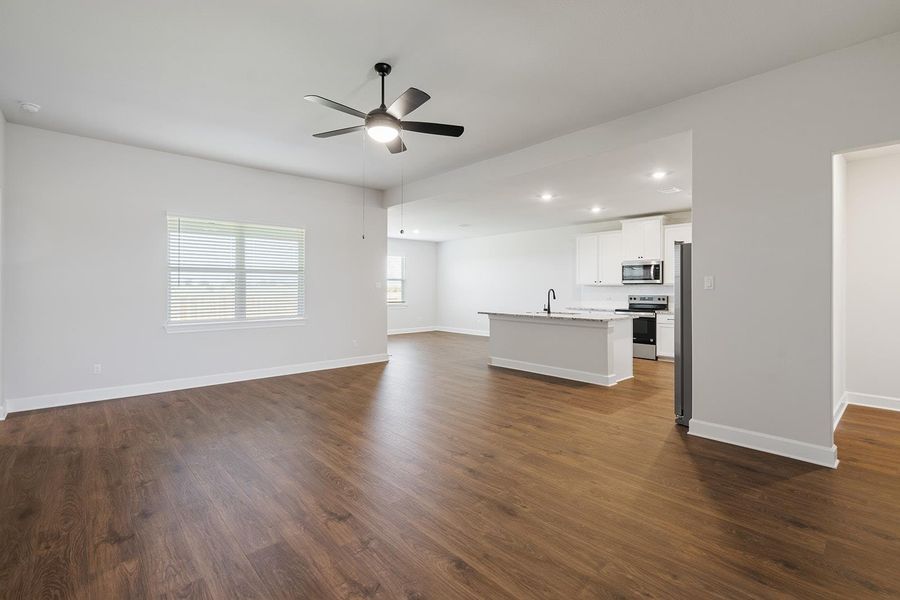 Spacious, unfurnished interior of a new home in Colson Ranch, Jarrell (Image 5).