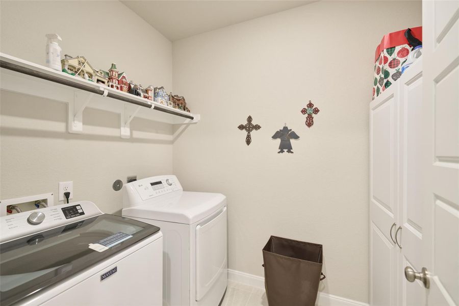 Furnished interior view inside a new home in Montgomery Oaks - Estate, Conroe (Image 15). Furnished interior view inside a new home in Montgomery Oaks - Estate, Conroe (Image 15).