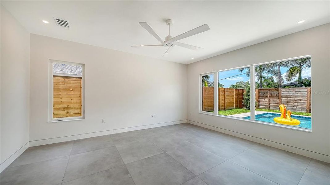 Spacious, unfurnished interior of a new home in , Sarasota (Image 51).