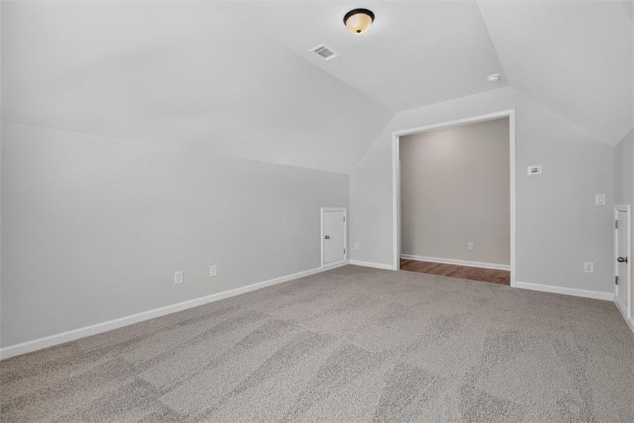 Spacious, unfurnished interior of a new home in , Athens (Image 35).