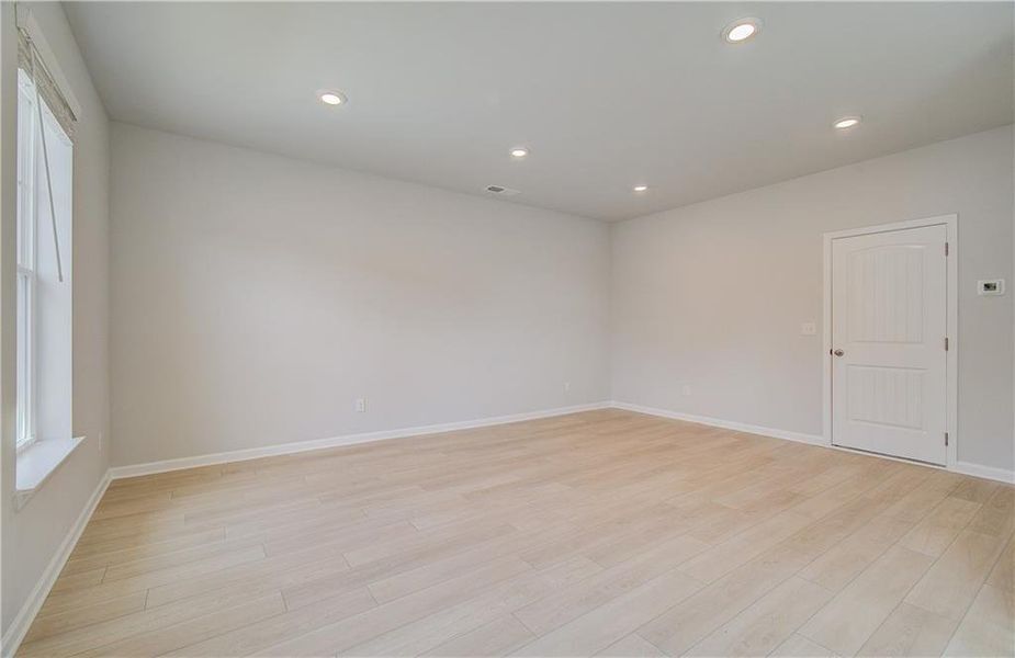 Spacious, unfurnished interior of a new home in Daybreak, Newnan (Image 18).