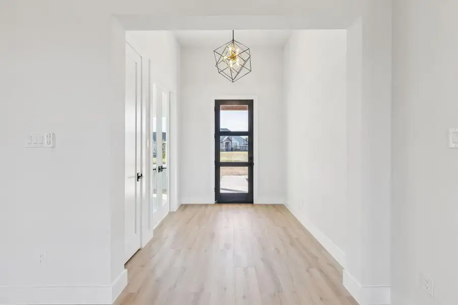 Spacious, unfurnished interior of a new home in , Weatherford (Image 19). Spacious, unfurnished interior of a new home in , Weatherford (Image 19).
