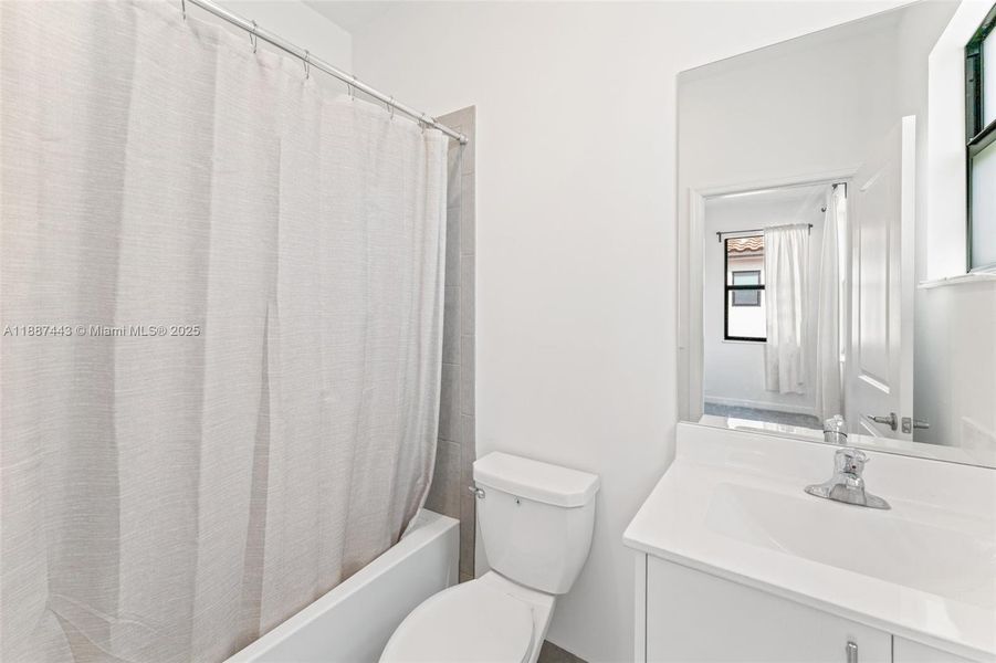 Image 18 of a home in .