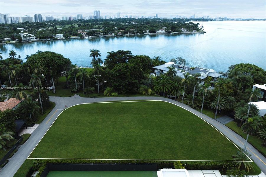 Image 3 of a home in . Image 3 of a home in .