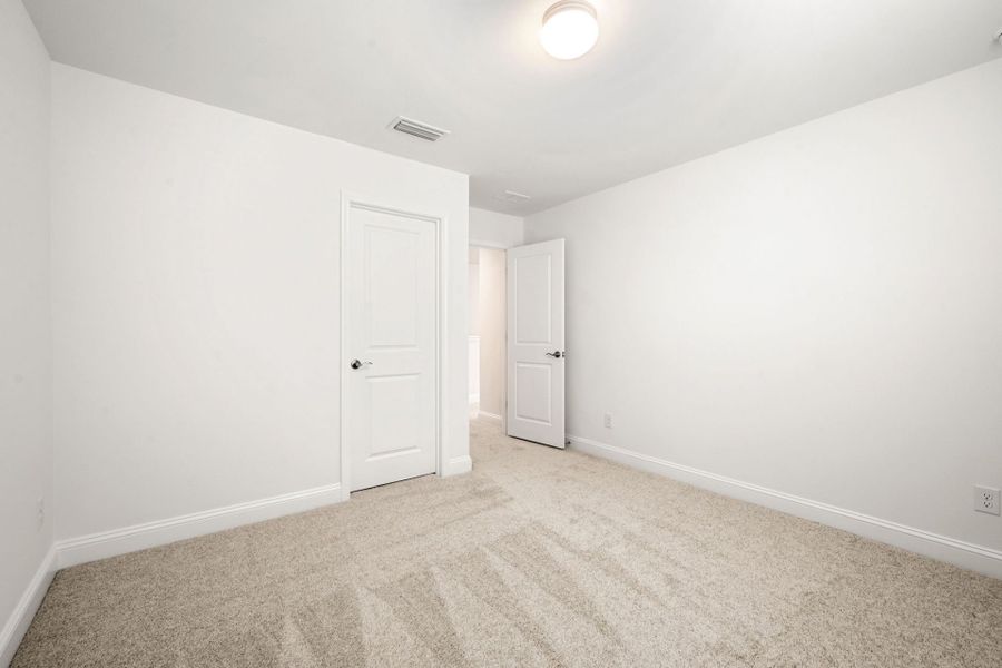 Spacious, unfurnished interior of a new home in Salem Bay, Beaufort (Image 36).