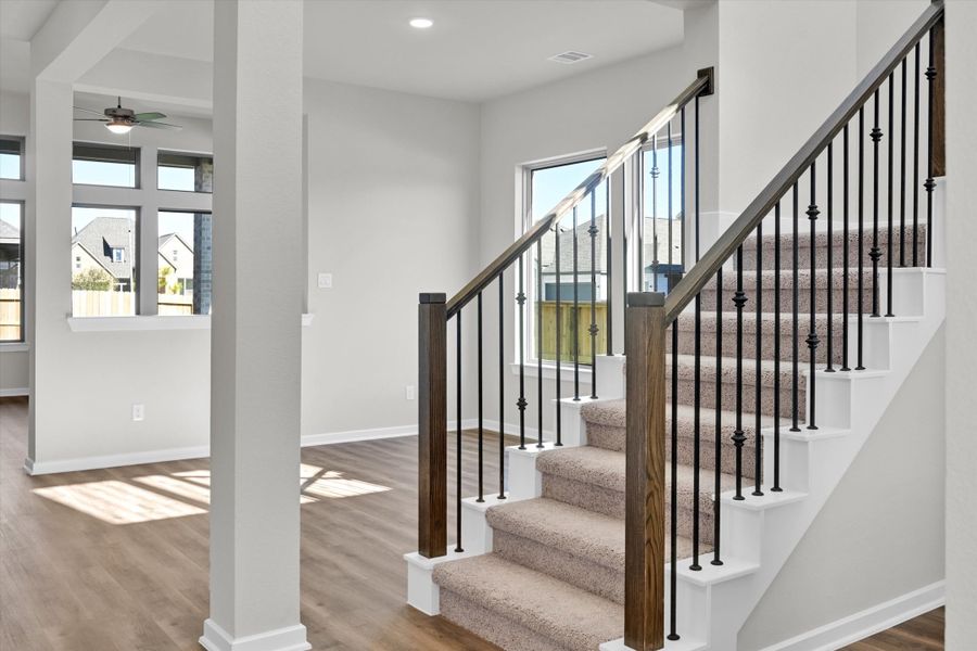 Spacious, unfurnished interior of a new home in Canterra Creek  60', Rosharon (Image 14).