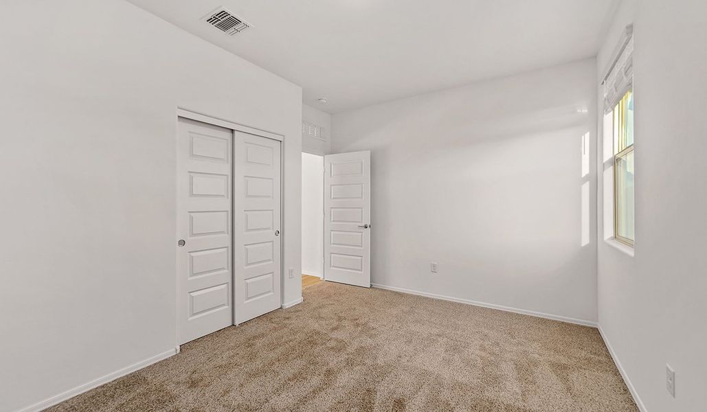 Representative unfurnished interior of a home built from the Dalea by D.R. Horton in Barnett Village, Marana (Image 40).