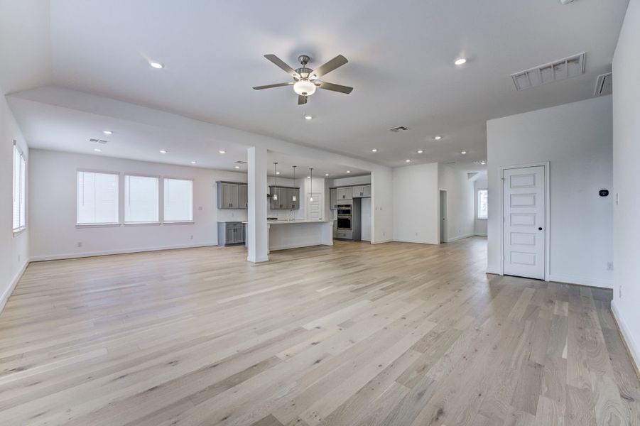 Spacious, unfurnished interior of a new home in Townsen Landing, Humble (Image 15).