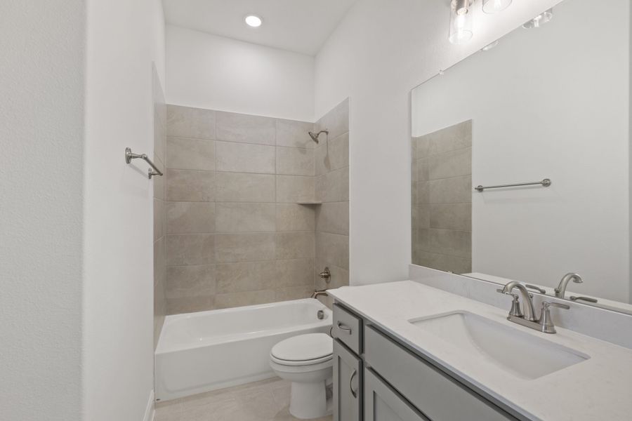 Furnished interior view inside a new home in Lake Breeze, Lavon (Image 8). Furnished interior view inside a new home in Lake Breeze, Lavon (Image 8).