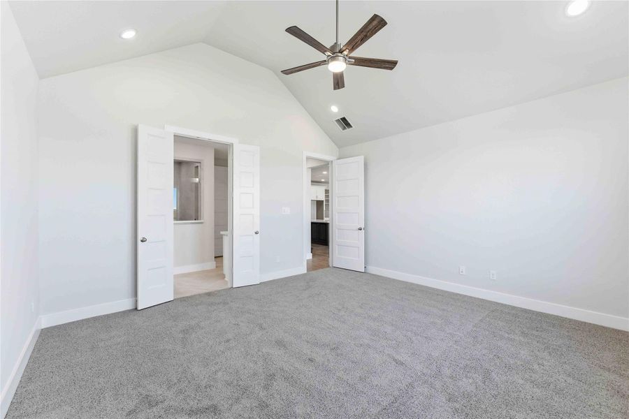 Spacious, unfurnished interior of a new home in Valencia, Manvel (Image 25). Spacious, unfurnished interior of a new home in Valencia, Manvel (Image 25).