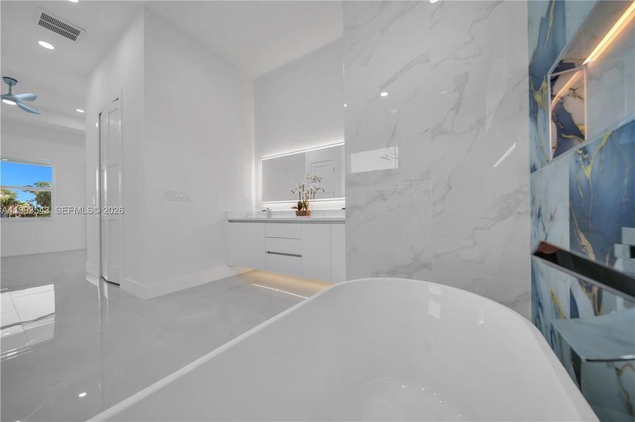 Image 43 of a home in .