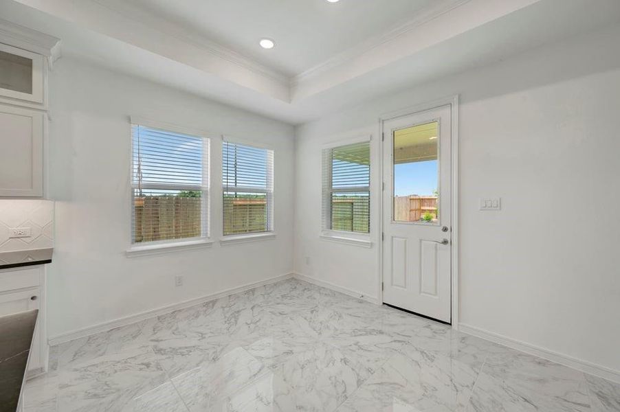 Spacious, unfurnished interior of a new home in Grand Oaks, Mont Belvieu (Image 20).