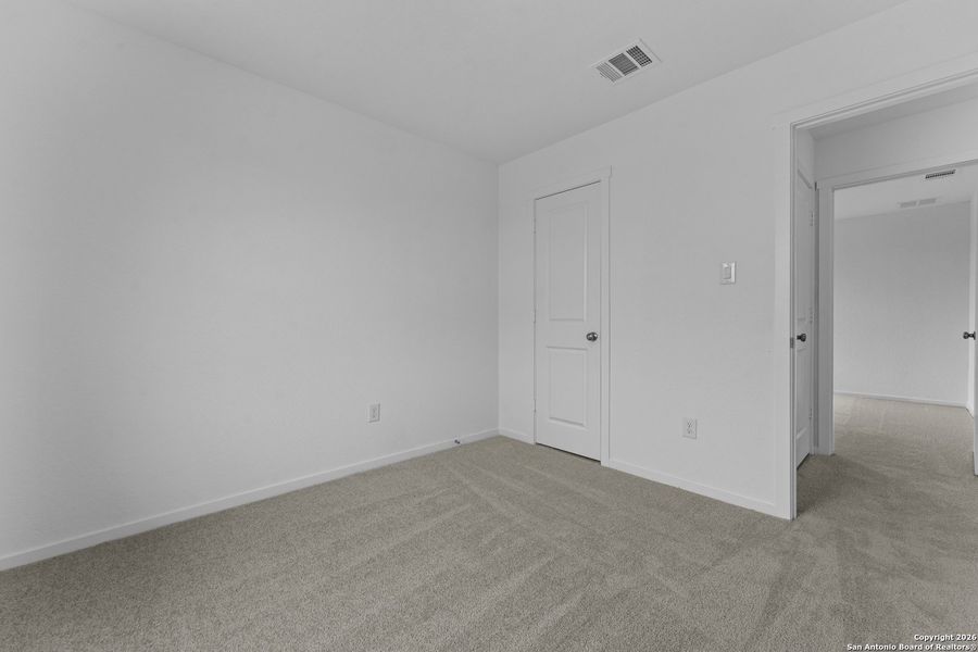 Spacious, unfurnished interior of a new home in Voss Farms, New Braunfels (Image 16).