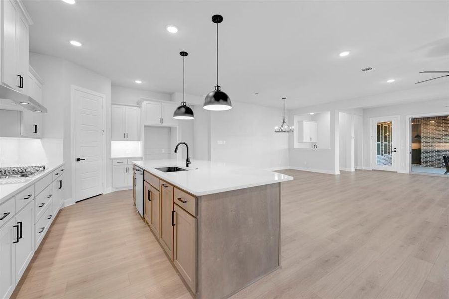 Furnished interior view inside a new home in Elements at Viridian - Traditional Series, Arlington (Image 17).