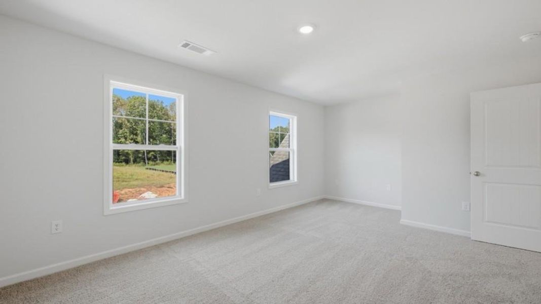 Spacious, unfurnished interior of a new home in Haven Abbey, Cumming (Image 32).