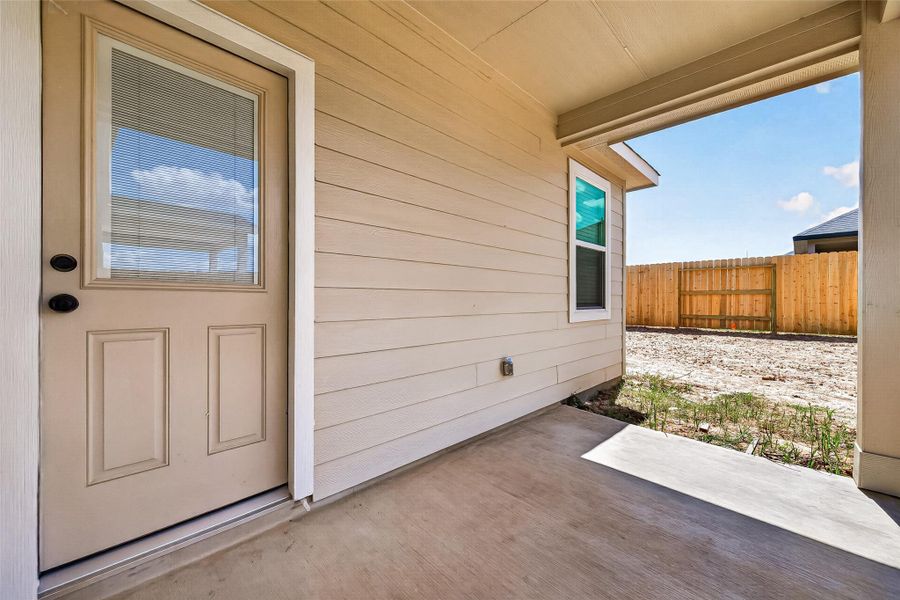 Exterior details and patio area of a home in La Segarra, Brookshire (Image 3).