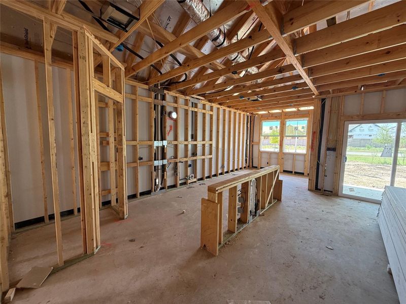 Spacious, unfurnished interior of a new home in Berry Creek Highlands, Georgetown (Image 28).