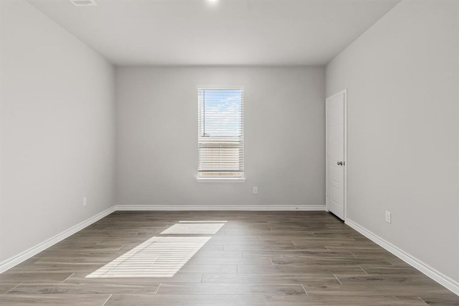 Spacious, unfurnished interior of a new home in Rocky Creek Crossing, Crowley (Image 17).