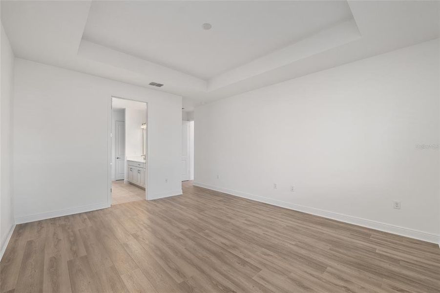 Spacious, unfurnished interior of a new home in , Ocala (Image 21).
