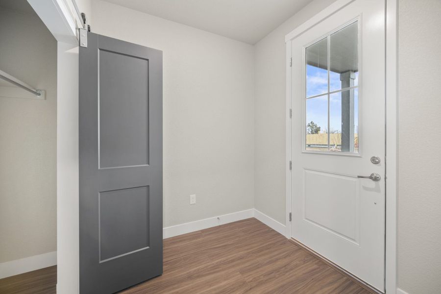 Image 33 of a home in Pony Park. Image 33 of a home in Pony Park.