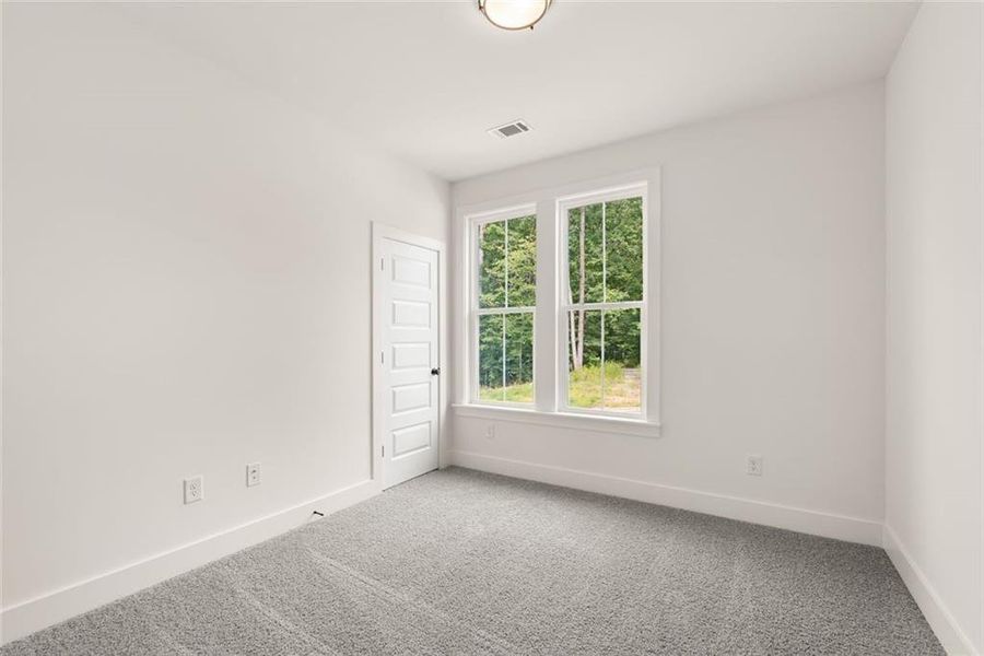 Spacious, unfurnished interior of a new home in , Gainesville (Image 43).