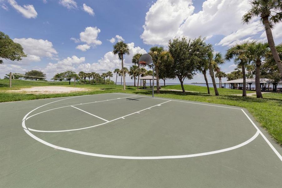 Community amenities in , Port Charlotte (Image 37).