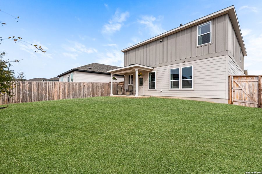 Exterior details and patio area of a home in Corley Farms, Boerne (Image 3).