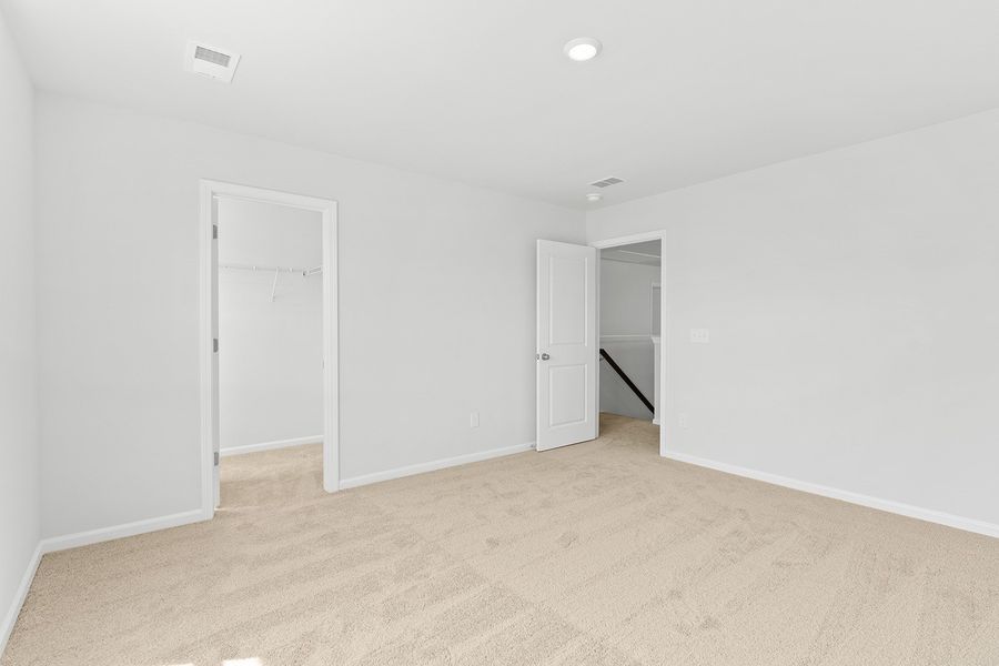 Spacious, unfurnished interior of a new home in Mayfair Village, Spartanburg (Image 22).