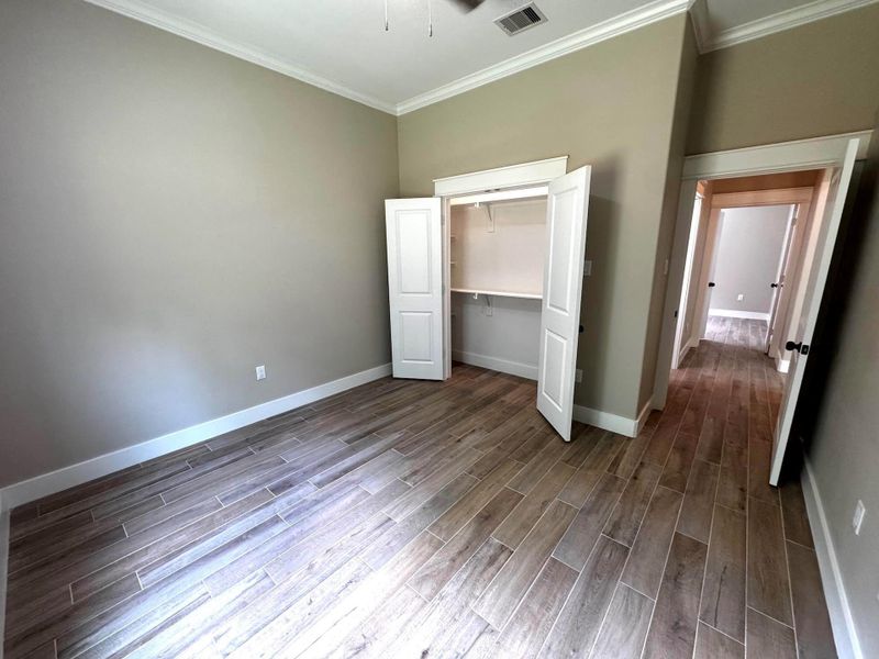 Spacious, unfurnished interior of a new home in , Beaumont (Image 14).