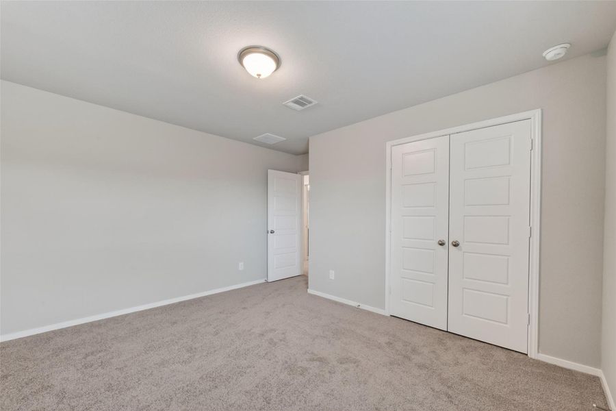 Spacious, unfurnished interior of a new home in Rollingbrook Estates, Baytown (Image 26).