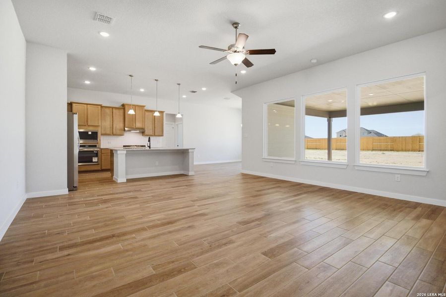 Spacious, unfurnished interior of a new home in Villas Las Flores, Floresville (Image 25). Spacious, unfurnished interior of a new home in Villas Las Flores, Floresville (Image 25).
