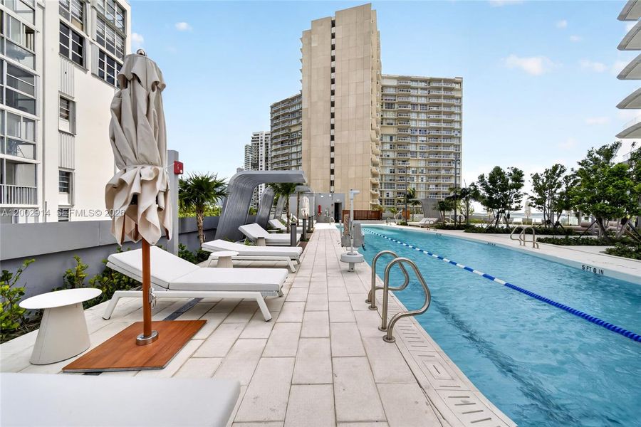 Condo located in Miami, FL showcasing its design and architecture (Image 30).