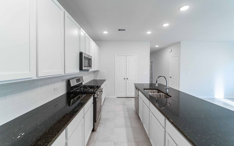 Furnished interior view inside a new home in Cielo, Conroe (Image 4).