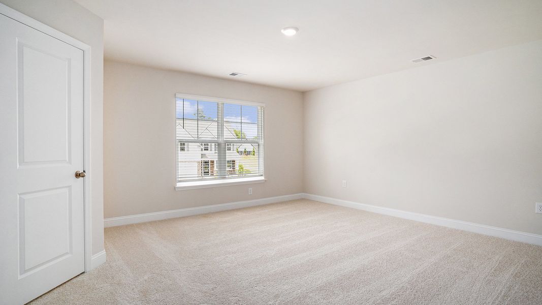 Spacious, unfurnished interior of a new home in Shell Pointe, Gilbert (Image 32). Spacious, unfurnished interior of a new home in Shell Pointe, Gilbert (Image 32).