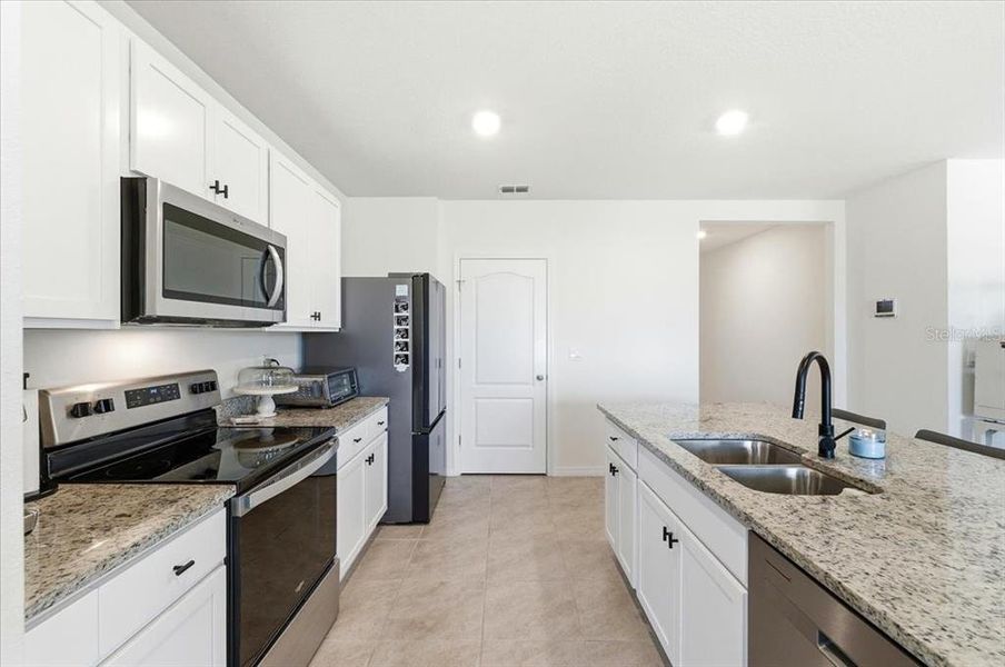Furnished interior view inside a new home in Eden Hills, Lake Alfred (Image 10). Furnished interior view inside a new home in Eden Hills, Lake Alfred (Image 10).