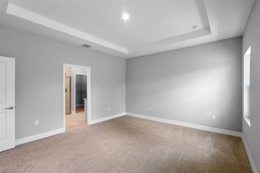 Spacious, unfurnished interior of a new home in , Ocala (Image 19).