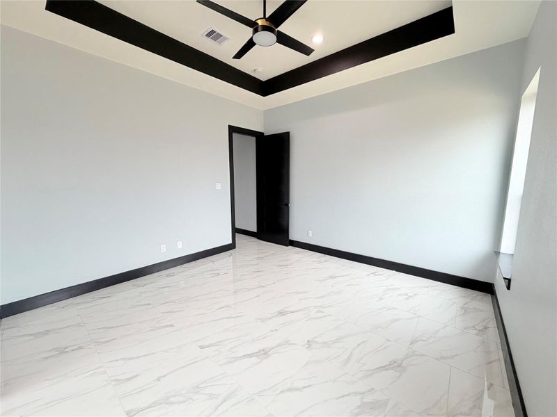 Spacious, unfurnished interior of a new home in , Dayton (Image 37).