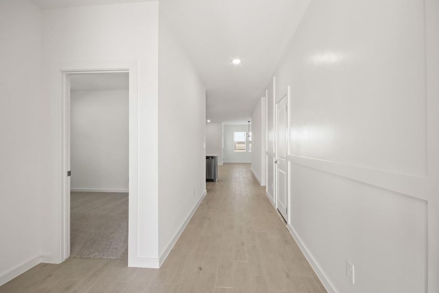 Inviting foyer (*Photo not of actual home and used for illustration purposes only.)