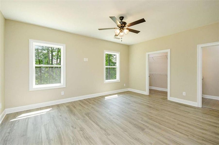 Spacious, unfurnished interior of a new home in , Gainesville (Image 14).