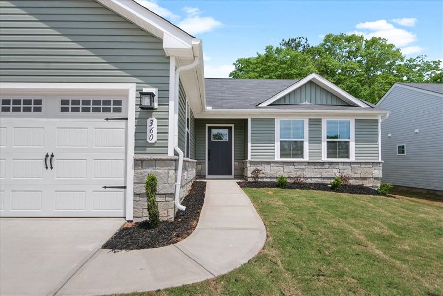 Exterior details and patio area of a home in Waverly Springs, Woodruff (Image 2).