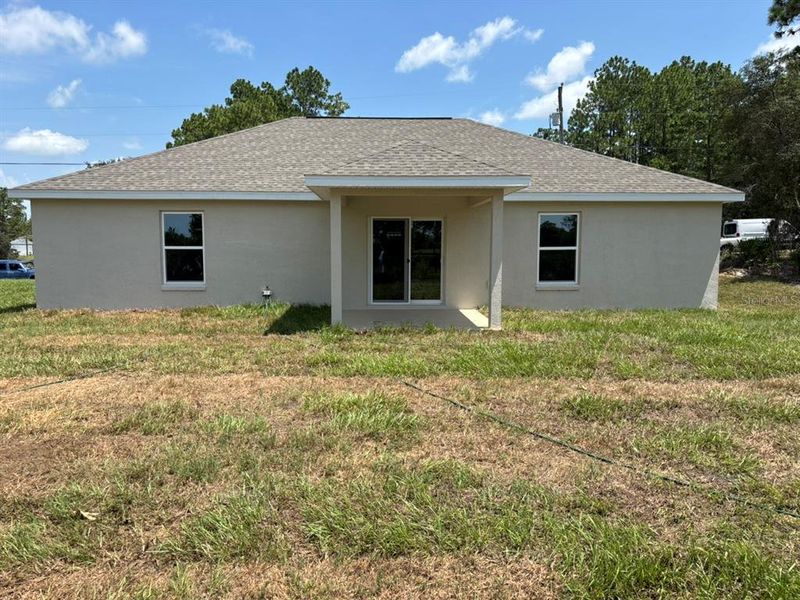 Exterior details and patio area of a home in , Dunnellon (Image 18).