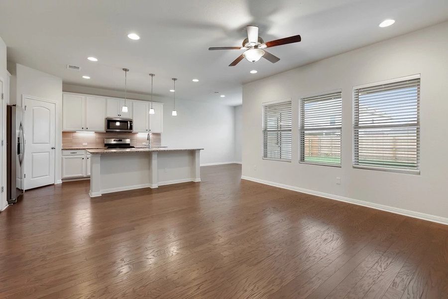 Representative unfurnished interior of a home built from the Cambridge by Ashton Woods in Lagos Reserve, Manor (Image 13). Representative unfurnished interior of a home built from the Cambridge by Ashton Woods in Lagos Reserve, Manor (Image 13).