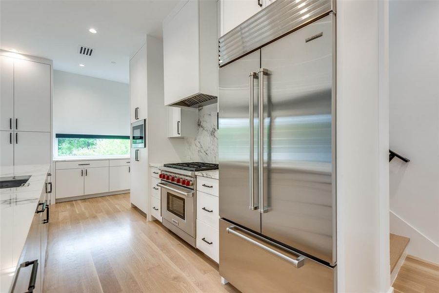 Furnished interior view inside a new home in , Dallas (Image 3).