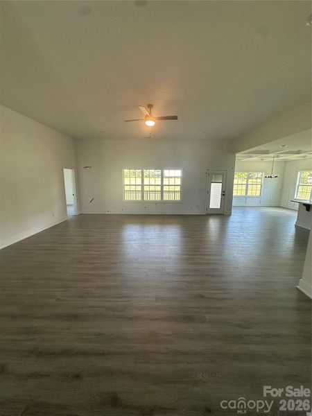 Spacious, unfurnished interior of a new home in Cardiff Glyn, Catawba (Image 14).